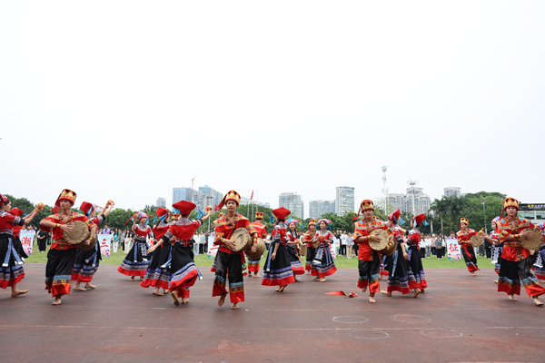 “铜鼓敲出壮乡情”舞蹈表演。awc77万象城官网供图