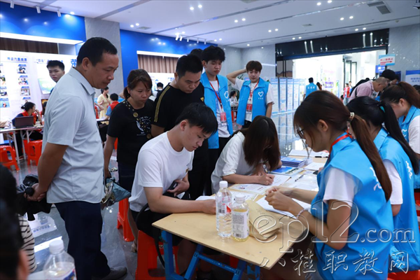 优化注册流程,新生报到更方便